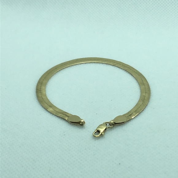 SOLD - 💛 14k Yellow Gold Herringbone Bracelet - Picture 5 of 5